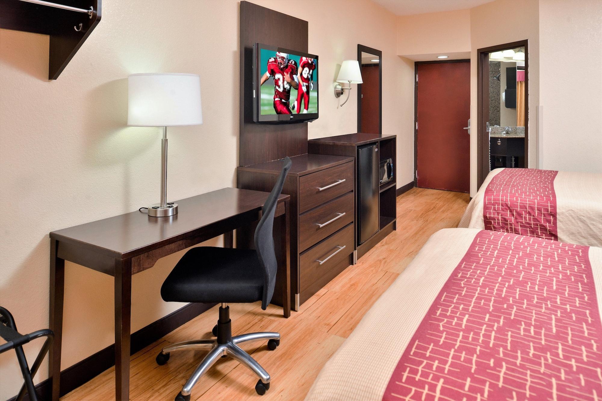 Red Roof Inn & Suites Columbus West Broad Екстериор снимка