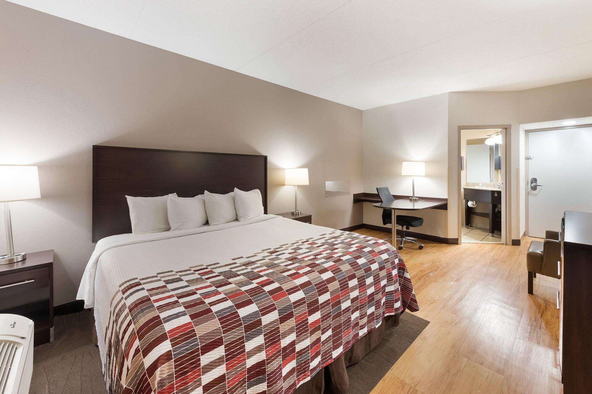 Red Roof Inn & Suites Columbus West Broad Екстериор снимка